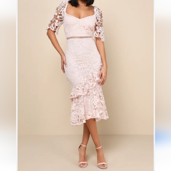 Lulus Dresses & Skirts - Lulu's Blush Pink Lace Midi Dress Size Xlarge 💜